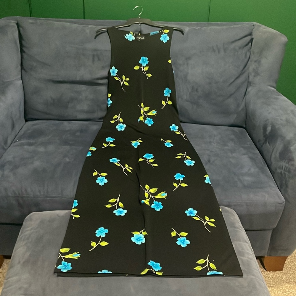 Black floral stretchy dress